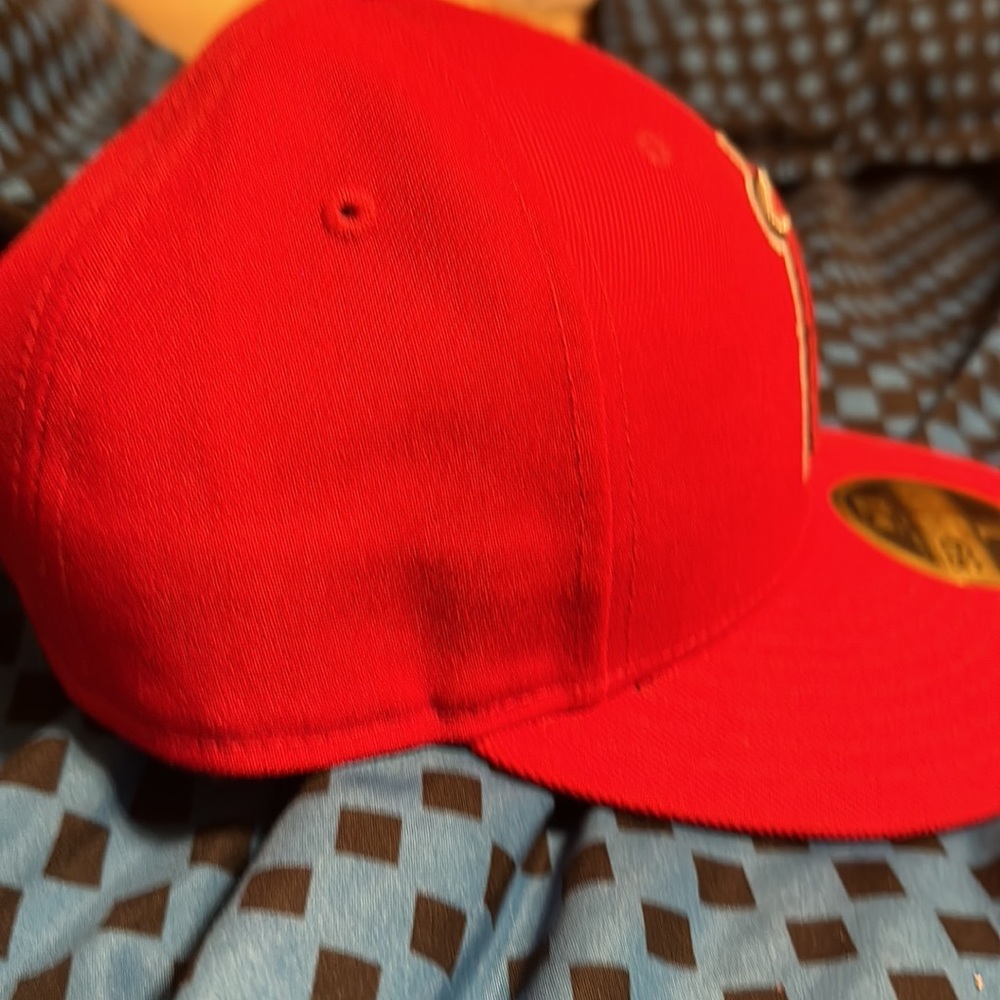 Angels hat(red) - Picture 4 of 5